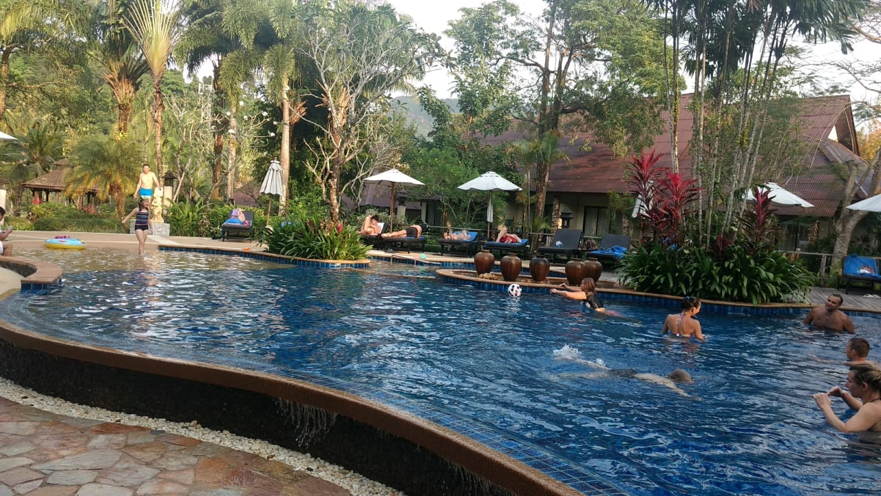 Pool Ramayana Resort & Spa