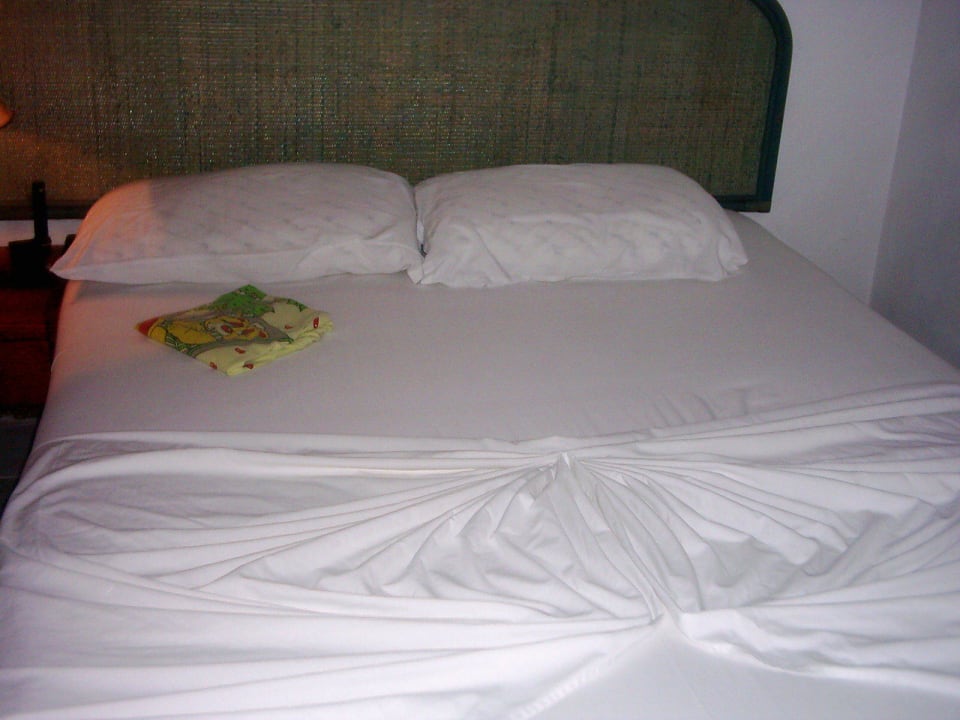 Großes Bett für eine Person Summer Island Maldives