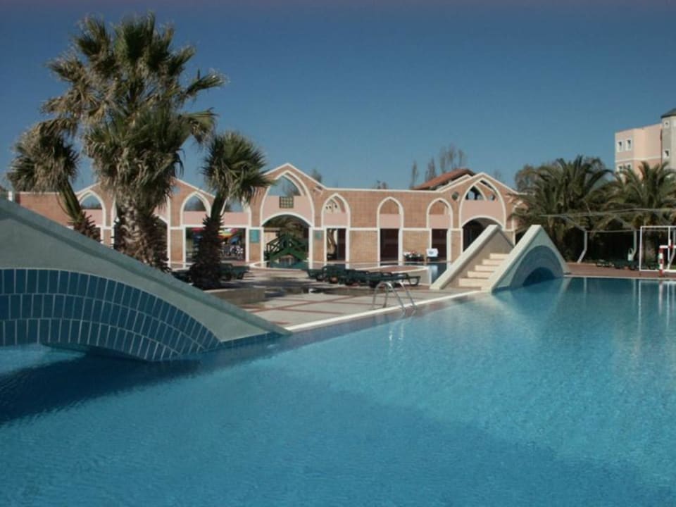 Club Mega Saray - Aktion-Pool mit Blick Richtung Kinderpools Megasaray Club Belek