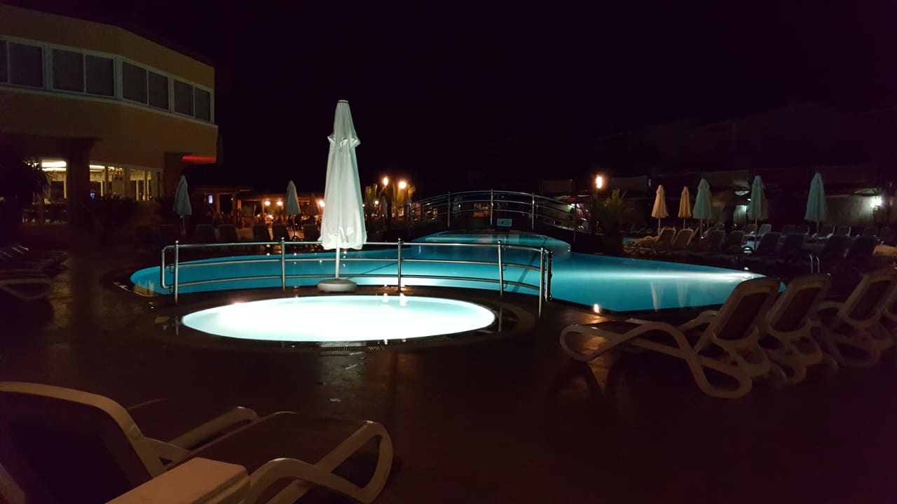 Pool Club Dizalya