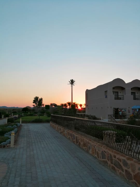 Gartenanlage Rohanou Beach Resort