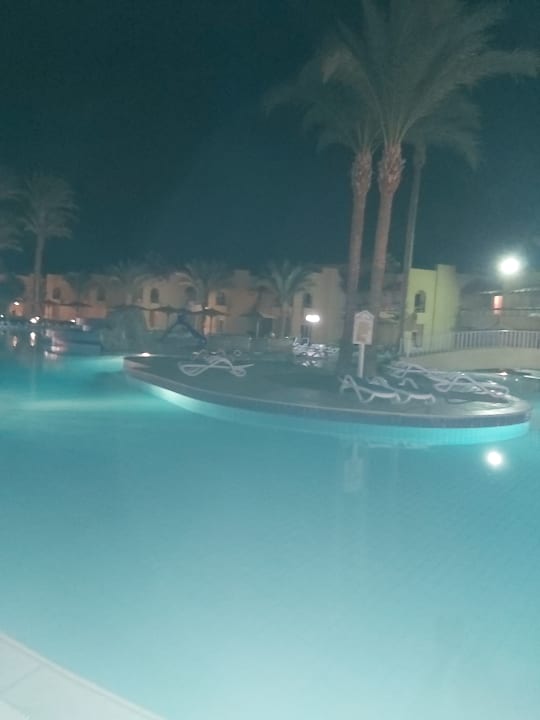 Pool Palm Beach Resort