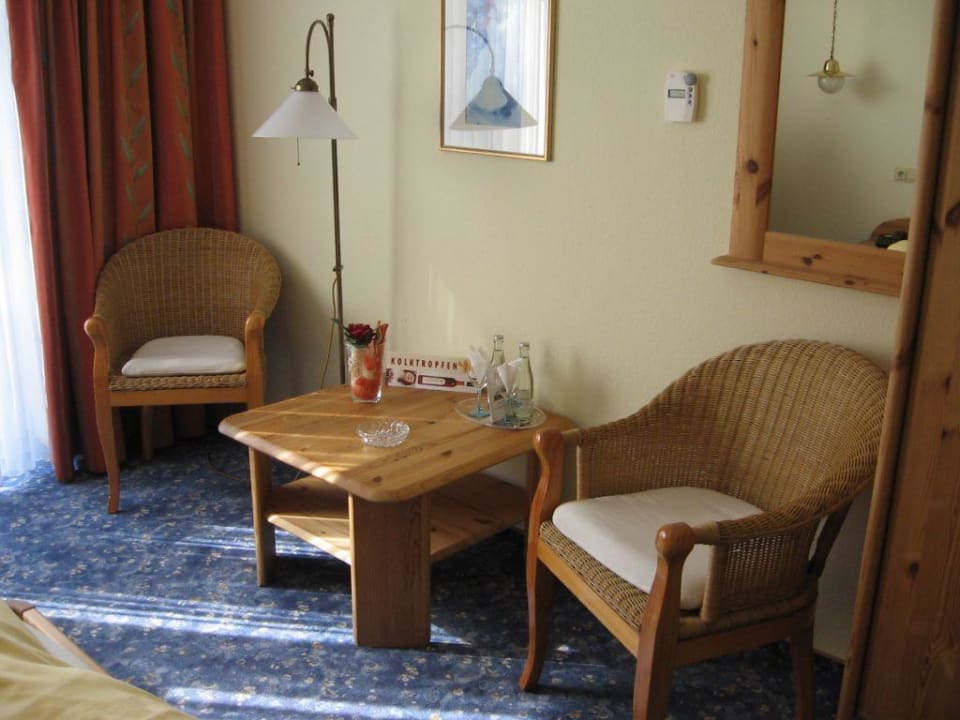 Zimmerbeispiel / Sitzecke Hotel zur Post