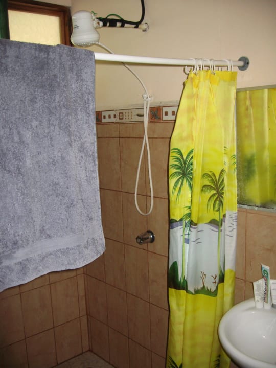 Großes Badezimmer Guesthouse Cabinas Manolo Drake Bay