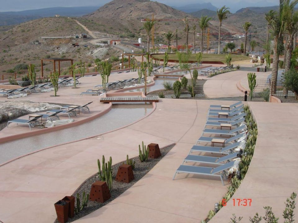 Sonnenliegen Salobre Hotel Resort & Serenity