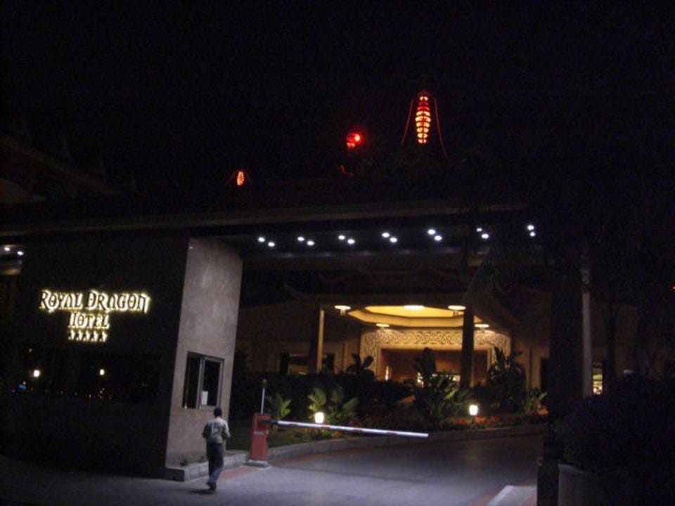 Royal in der Nacht Hotel Royal Dragon
