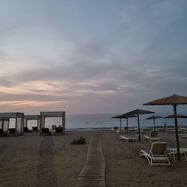 Strand Almyros Beach Resort & Spa