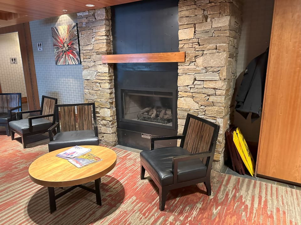 Lobby Hotel Listel Whistler