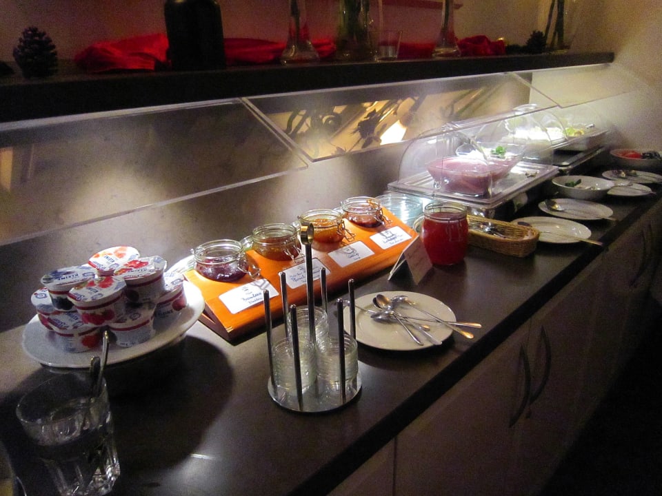 Frühstück Hotel Dreimädelhaus