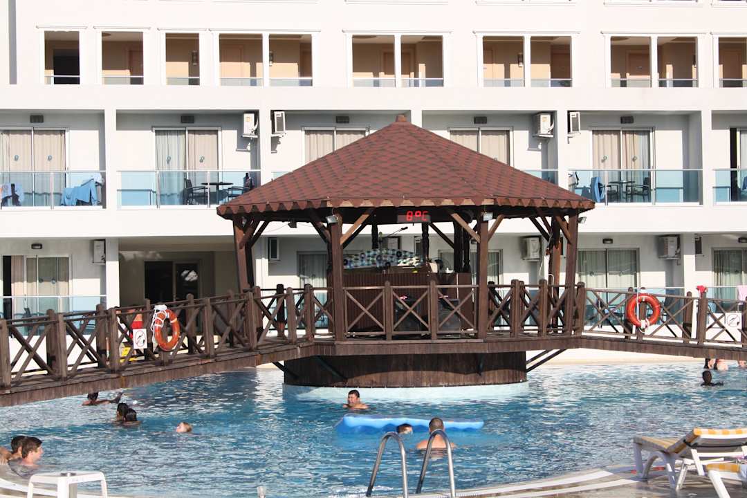 Action-Pool Hotel Sultan of Side