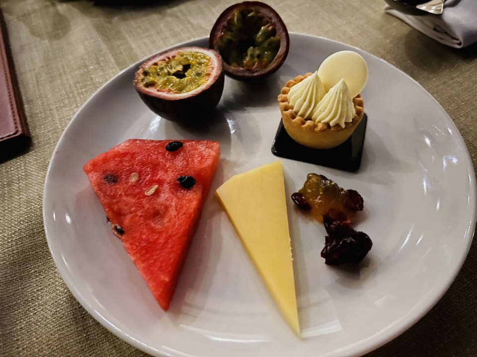 Gastro The Royal Senses Resort, Curio Collection by Hilton