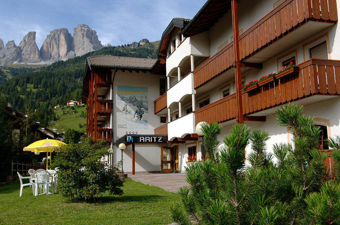 Esterno in estate Hotel Aritz