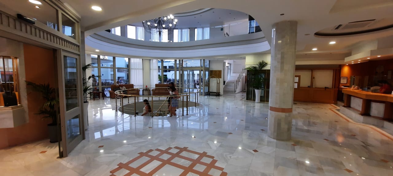 Lobby Vantaris Palace