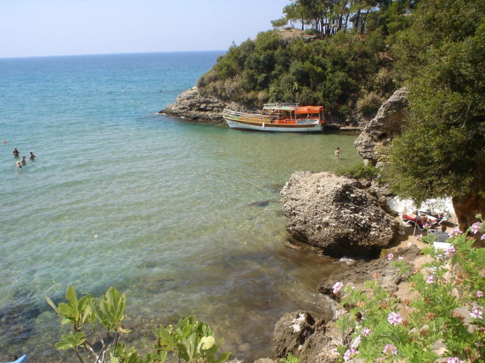 Вид на вход в бухту Alara Hotel