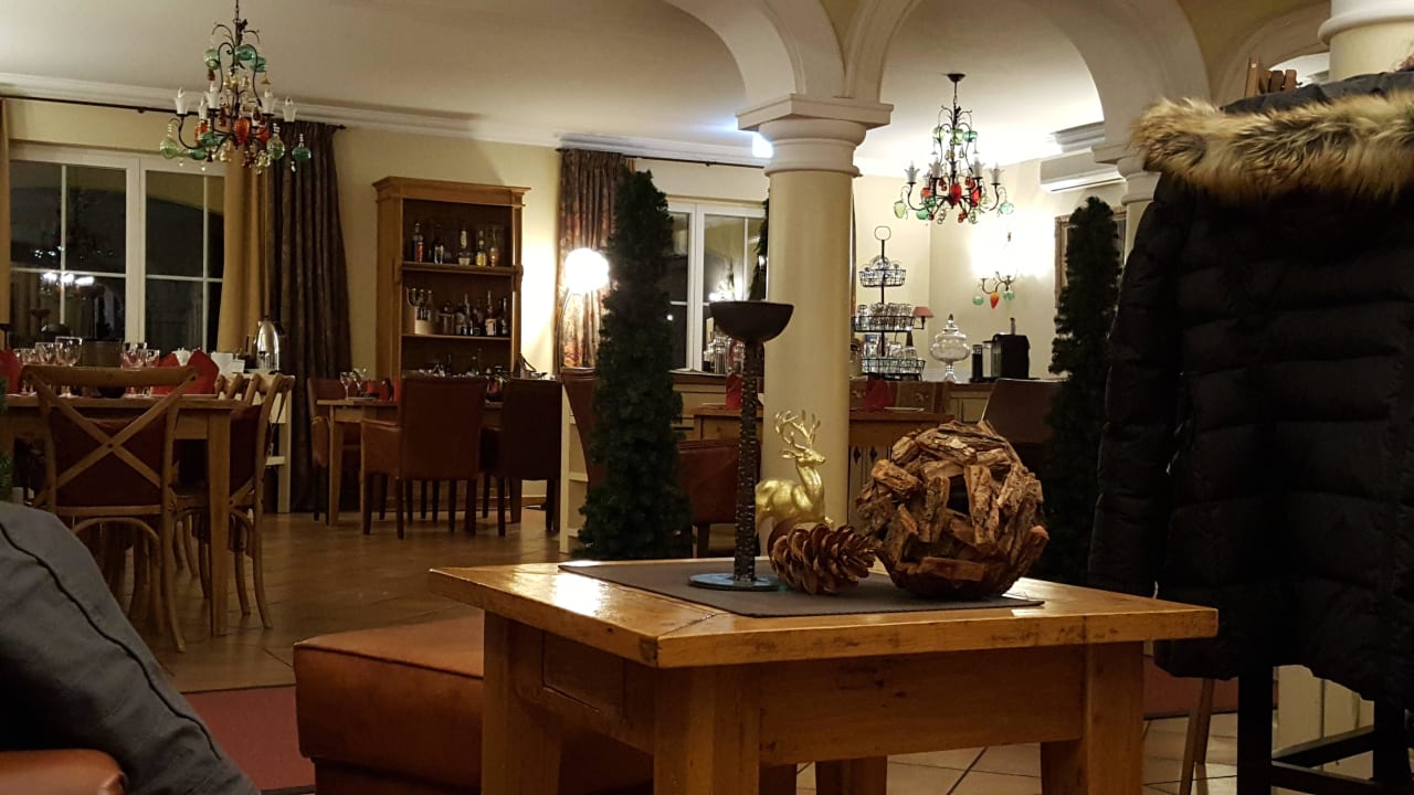 Restaurant und Barbereich Hotel Ampervilla