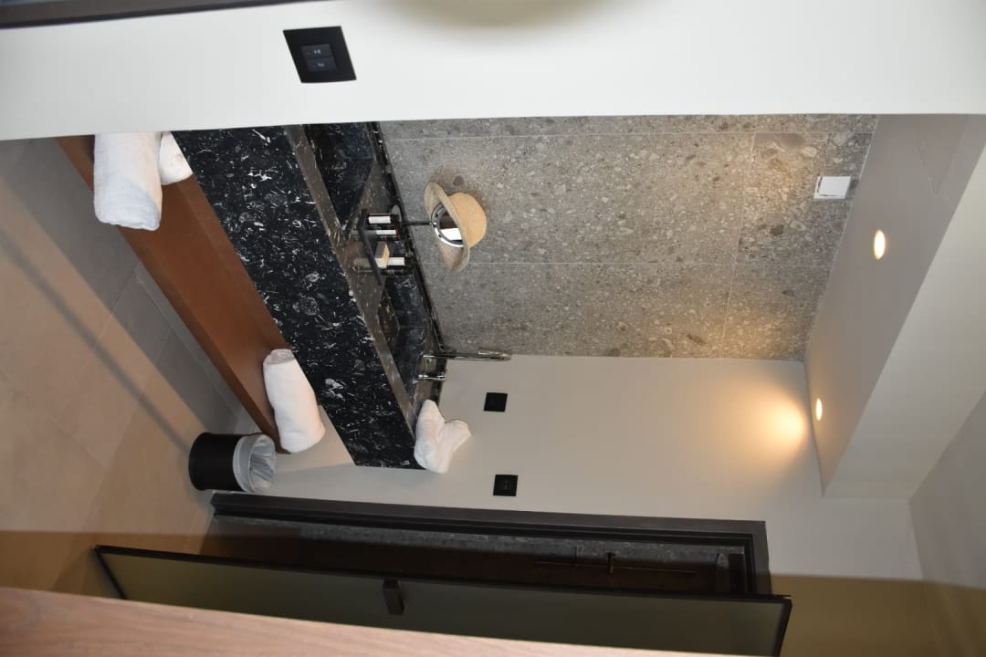 Zimmer The Royal Senses Resort, Curio Collection by Hilton