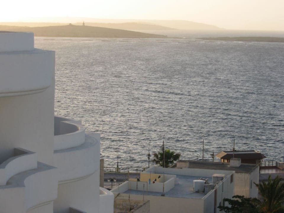 Sonnenuntergang über der St. Paul's Bay db San Antonio Hotel + Spa