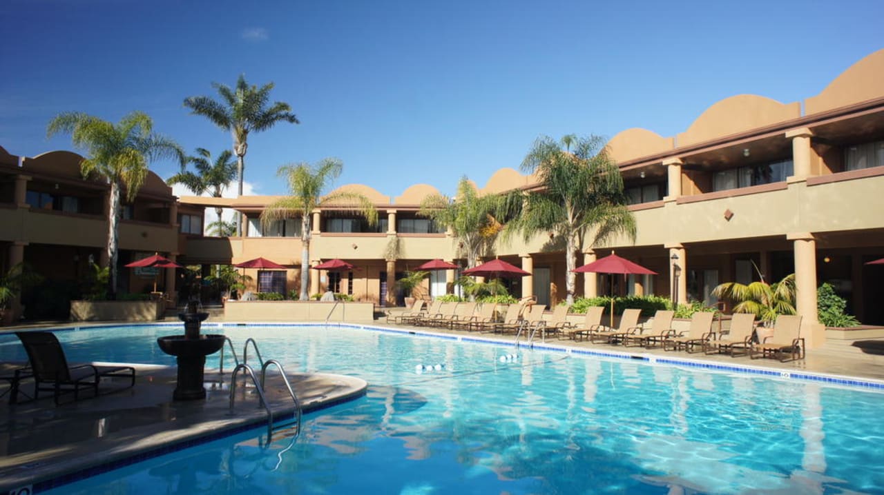 Pool Hotel The Handlery