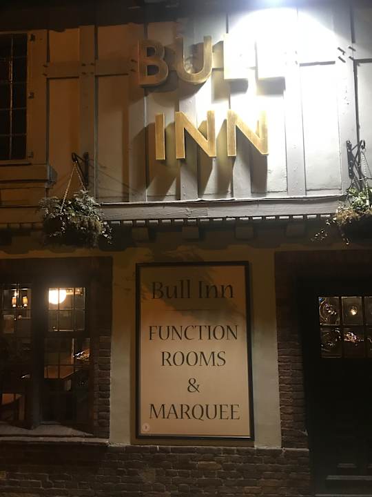 Außenansicht Hotel Bull