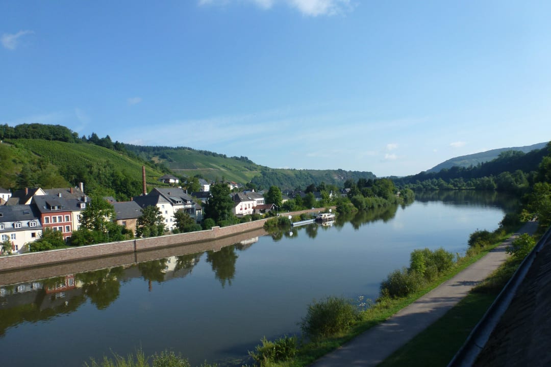 Blick vom Zimmer und Restaurantterrasse Villa Keller by Erasmus