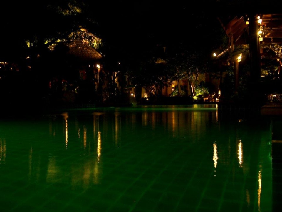 Pool bei Nacht Woodlands Hotel & Resort
