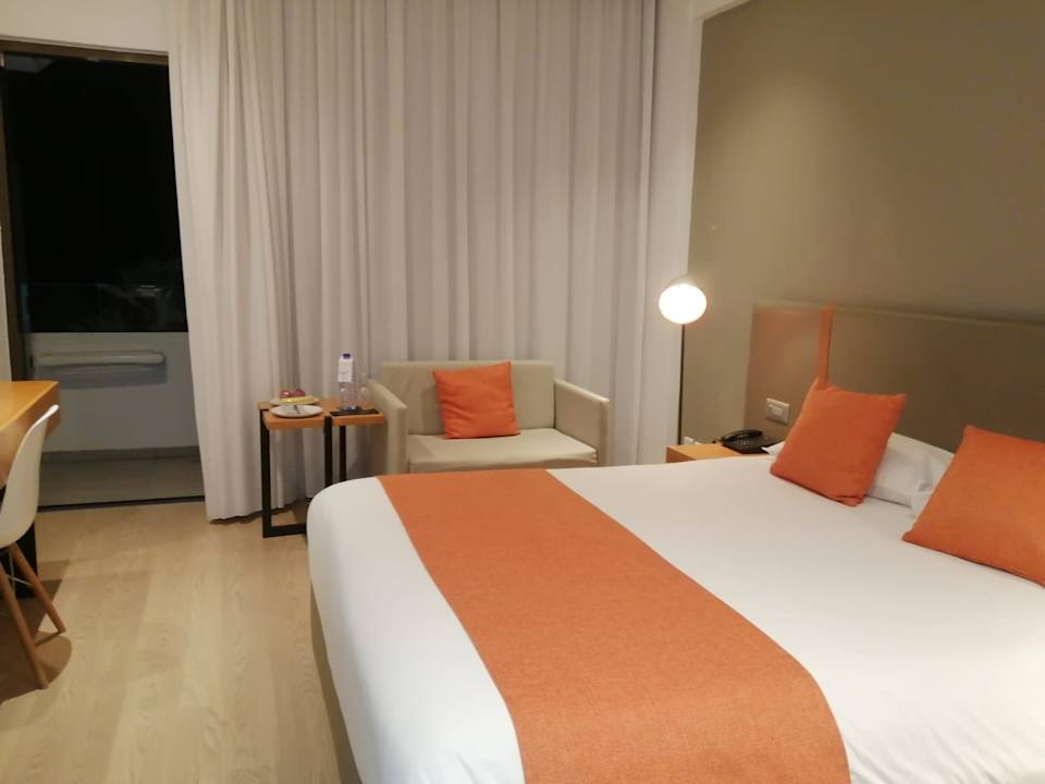 Zimmer Crystal Springs Beach Hotel