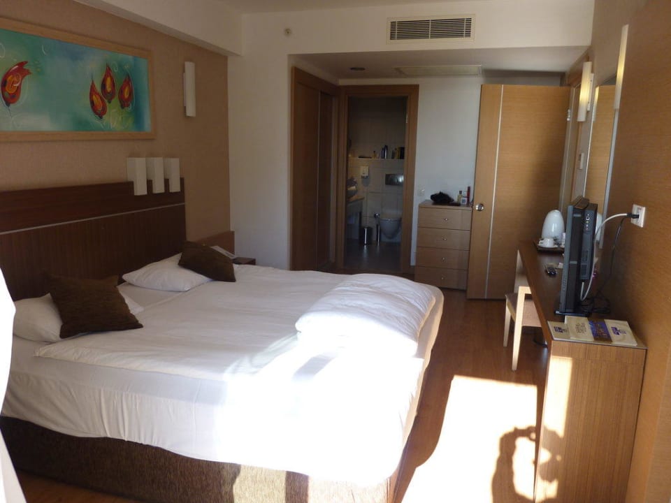 Das Zimmer vom Balkon aus Sunis Kumköy Beach Resort Hotel & Spa