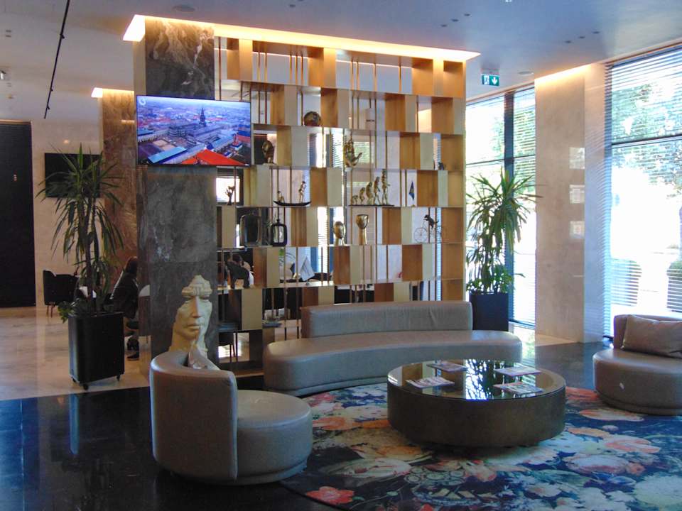 Lobby Hotel Elisa Tirana, Affiliated by Meliá