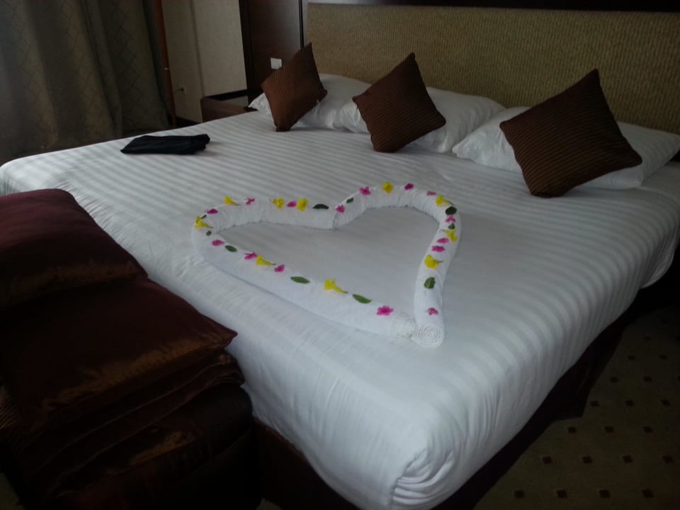 Unser 240 cm Bett Premier Le Reve Hotel & Spa