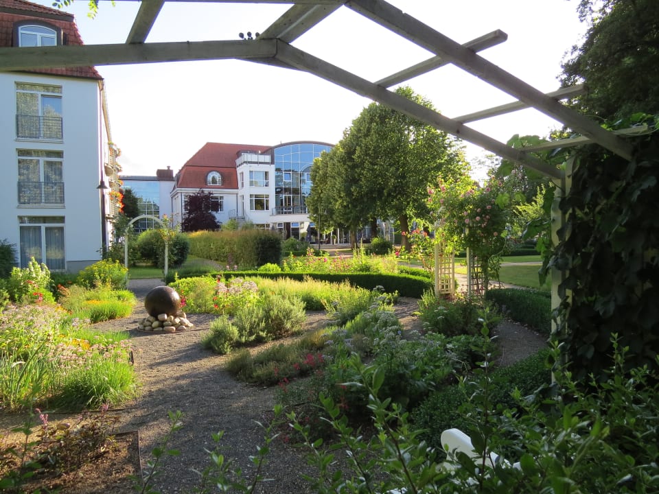 Gartenanlage Seehotel Großherzog von Mecklenburg