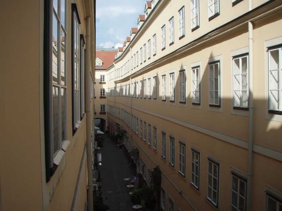 Blick in den Innenhof Mercure Grand Hotel Biedermeier