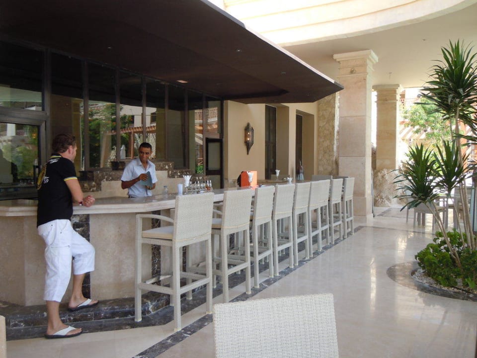 Bar am Pool aussen Makadi Spa - Adults only