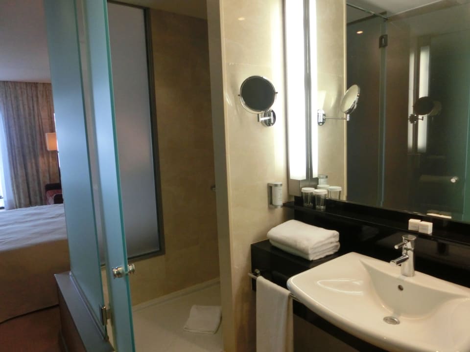 Offenes Bad Zimmer 1112 Hotel Faro, a Lopesan Collection Hotel