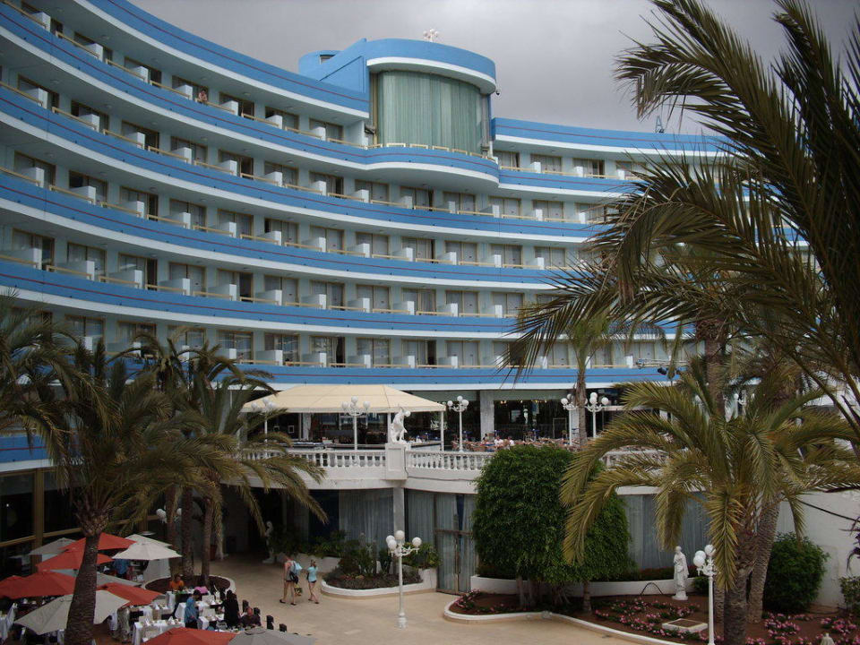 Außenansicht Poolseite Mediterranean Palace Hotel