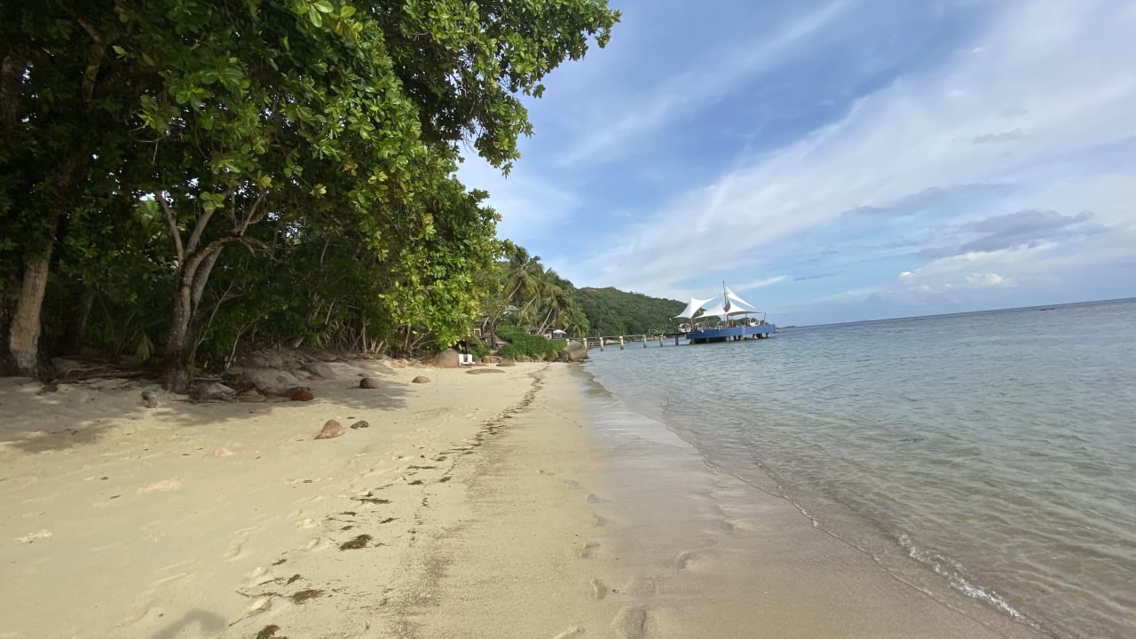 Strand The Coco de Mer Hotel & Black Parrot Suites