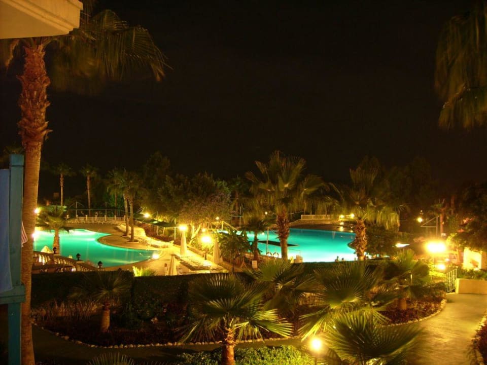 Nachtblick von Zimmer 1205 Iz Flower Side Beach Hotel