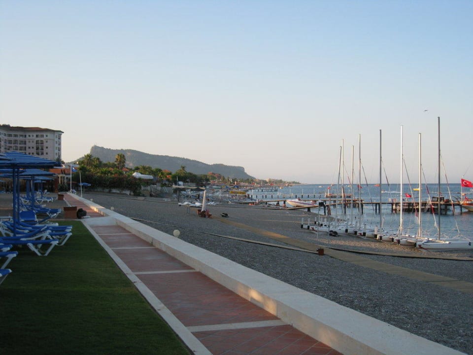 Kiesstrand ROBINSON ÇAMYUVA