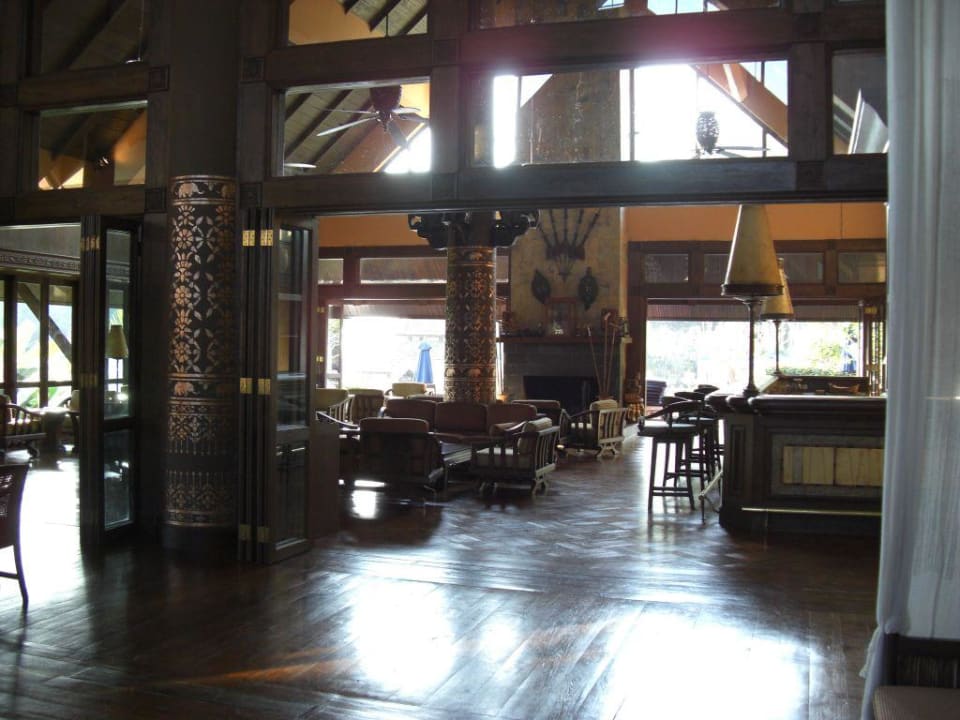 Lobby  mit Restaurant Anantara Golden Triangle Elephant Camp & Resort