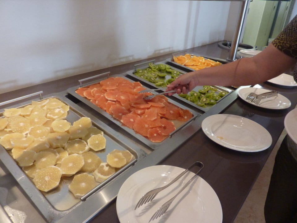 Fruits frais au petit déjeuner Atlantica Eleon Grand Resort, Tragaki