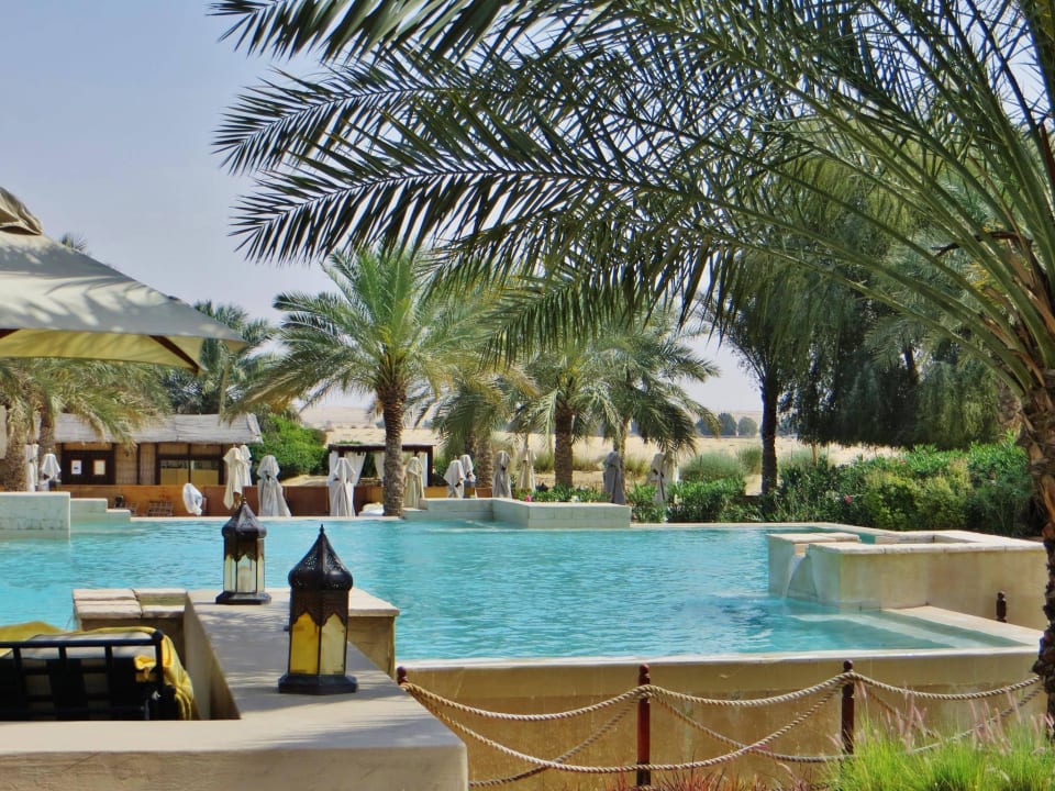 Toller Blick über den Pool Hotel Bab Al Shams Desert Resort & Spa