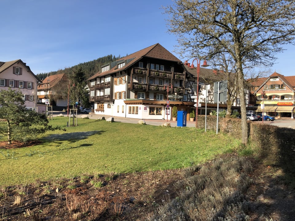 Außenansicht Hotel Lamm - Mitteltal
