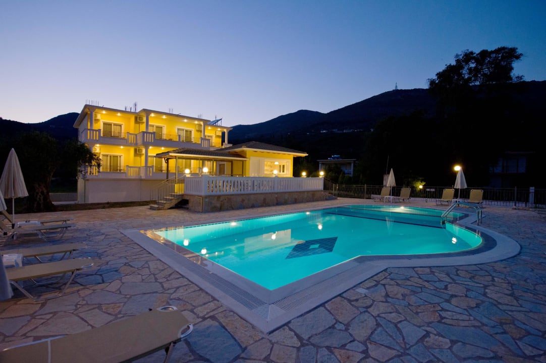 Pool bereich Hotel Alexander's House