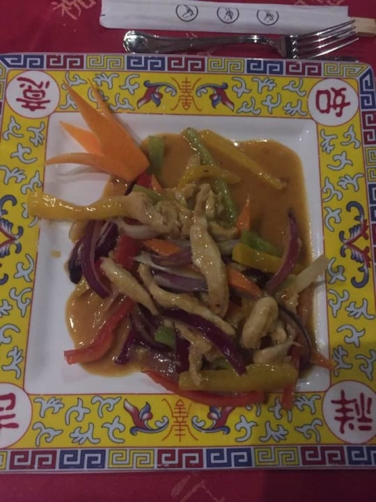 Hauptgericht beim Chinesen... Hühnchen Diamond Excellence Resort & Spa