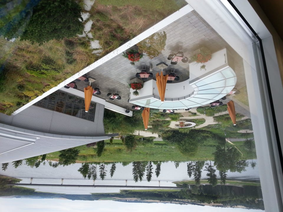 Terrassenbereich mit Blick auf die Talsperre Bio-Seehotel Zeulenroda