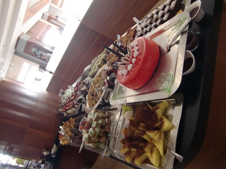 ...nur ein kleiner Teil vom Buffet Seaden Sea World Resort & Spa