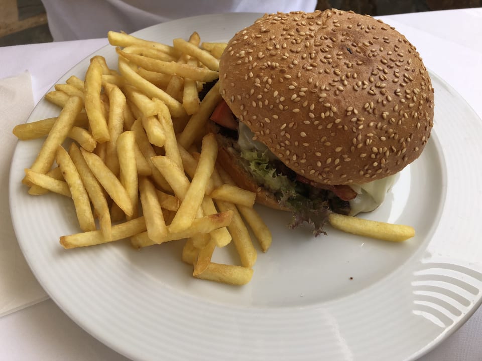 Gastro Alexander Beach Hotel & Village Resort