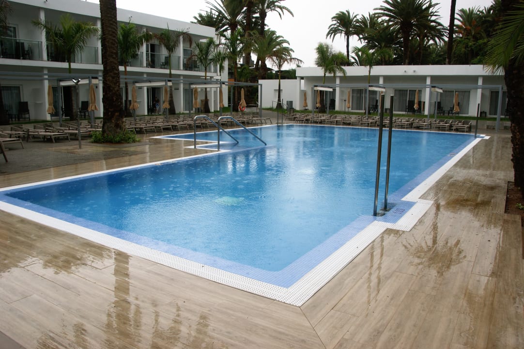 Pool Hotel Riu Palace Oasis