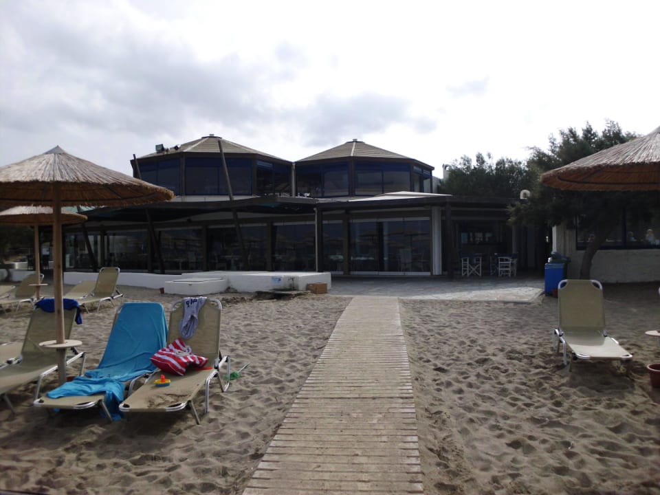 Blick zur Strandbar Apollonia Beach Resort & Spa