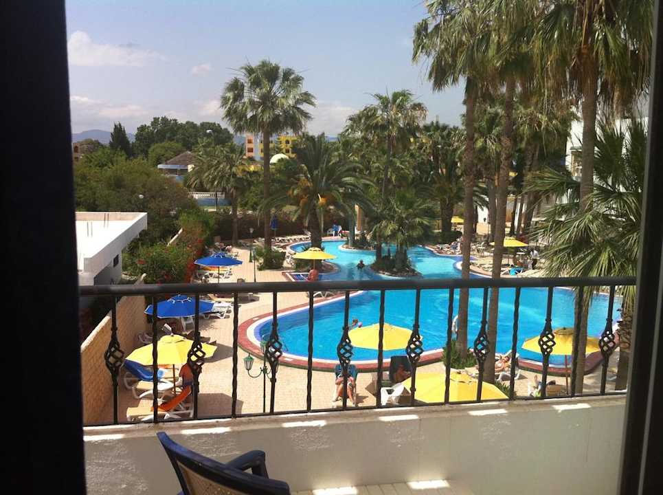 Blick auf den Pool Hotel Nesrine