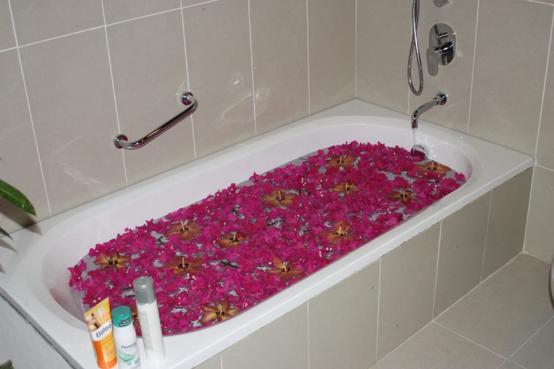 In der Hochzeitsnacht NH Collection Maldives Reethi Resort